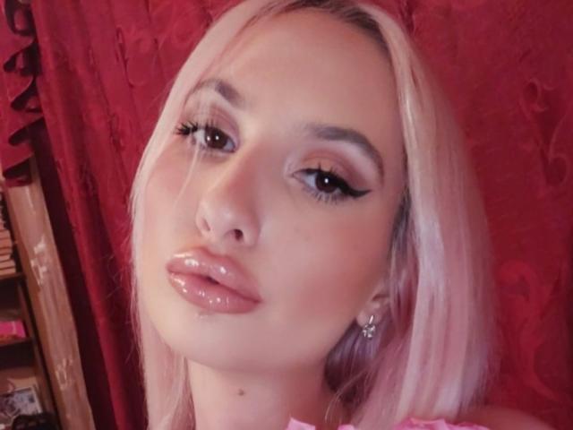 ElzaKom - Live porn &amp; sex cam - 15824674