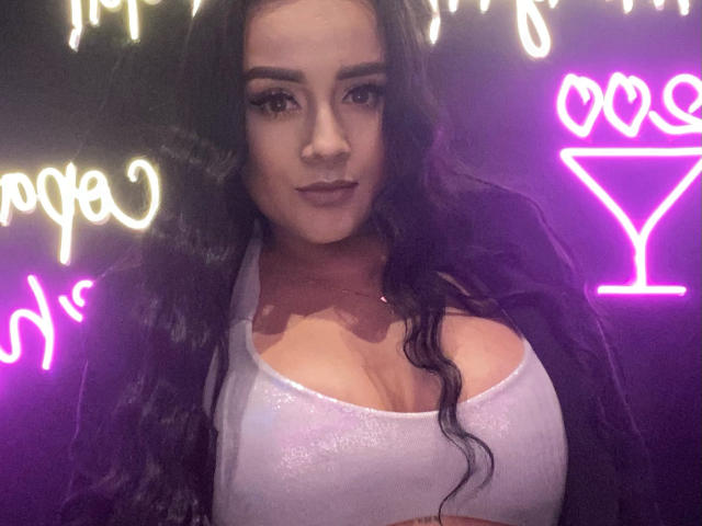 AndreaToxi - Live porn &amp; sex cam - 15833982