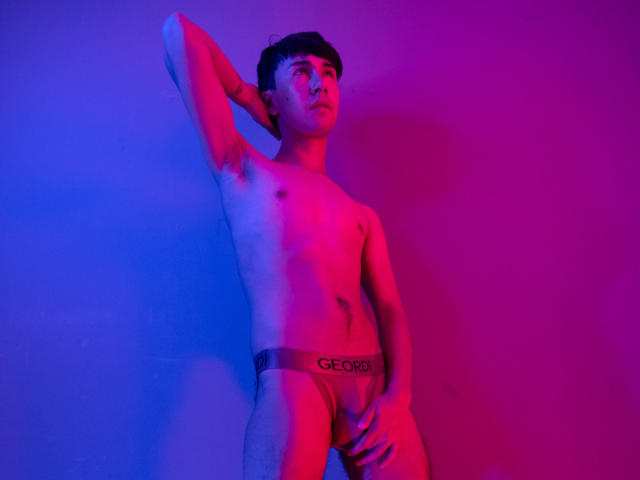 OliverMJ - Élő pornó és szexkamera - 15847570