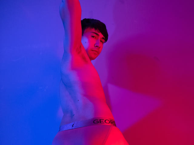 OliverMJ - Porno na żywo i seks kamera - 15847958