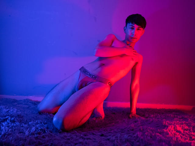 OliverMJ - сексуальная веб-камера в реальном времени - 15848682