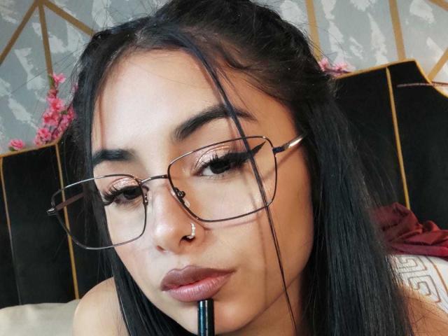 EmilyV - Live Sex Cam - 15857242