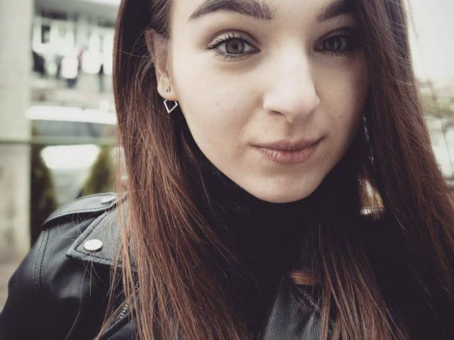 SunnyIsa - Élő pornó és szexkamera - 15870374