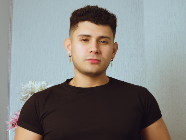 AlexiSpears - Live sex cam - 15872722