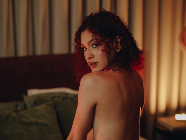 AvrilRojas - Live Sex Cam - 15874382