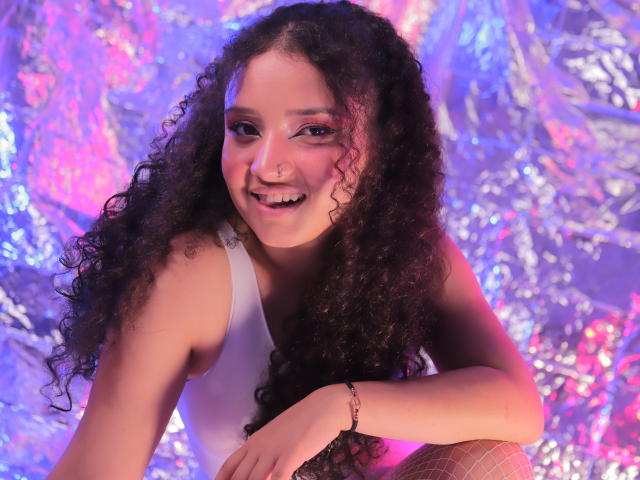 TracieLowe - Élő pornó és szexkamera - 15891134