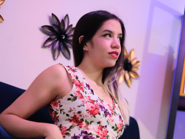 KrystalMoss - Live Sex Cam - 15898306