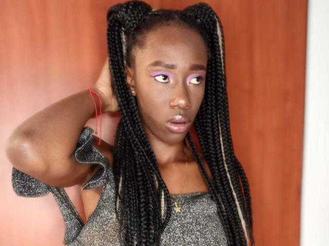 BlueeBird - פורנו בשידור חי ומצלמת סקס - 15904378