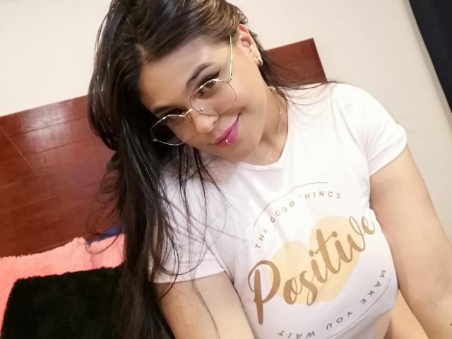 ElenaGommy - Live porno og sexkamera - 15910630