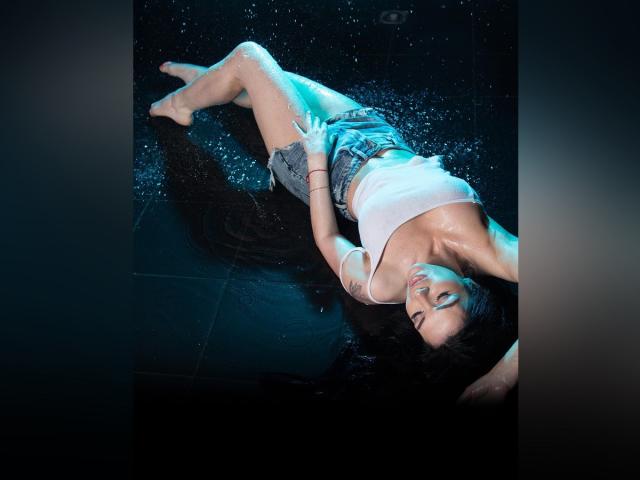 LuciaSnowy - Sexe cam en vivo - 15912486