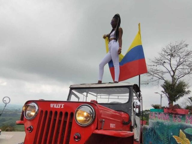 BlueeBird - Élő pornó és szexkamera - 15966290