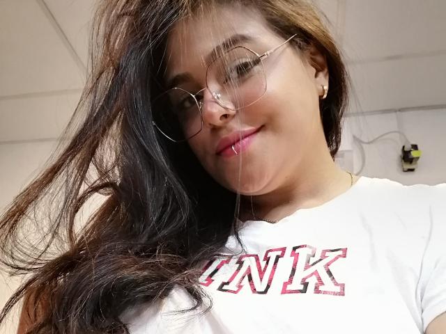 ElenaGommy - פורנו בשידור חי ומצלמת סקס - 15967530