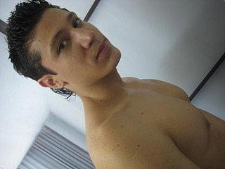 MahirSex - Chat hot avec ce Homme latin lover sur le service Xlove 