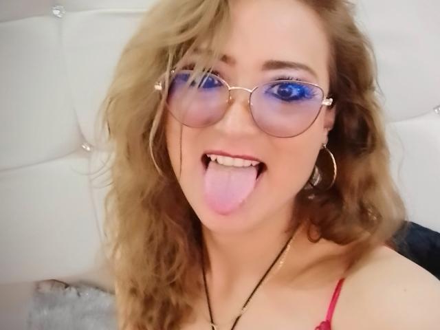 LucyRosiekus - Live porn &amp; sex cam - 15981538