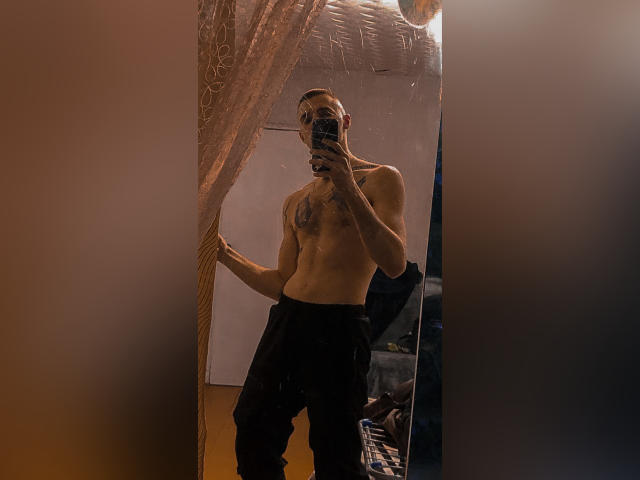 YanFlint - Live sex cam - 15984790