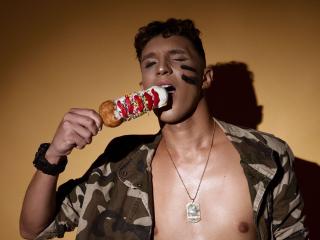 CollinsAngelo - Live sex cam - 15985210