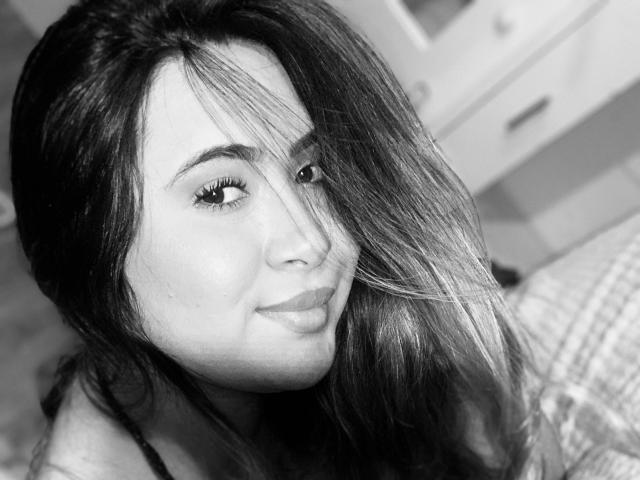 AlysonMyers - Élő pornó és szexkamera - 15988574