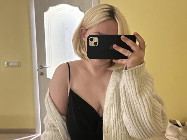 Polinka - Live Sex Cam - 15989358