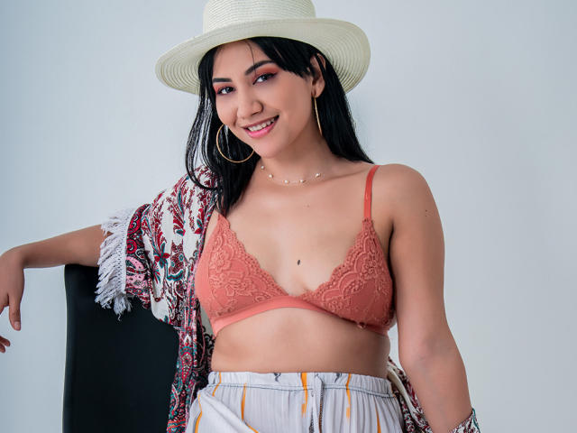 IrinaShery - ライブポルノ&amp;セックスカム - 15992154