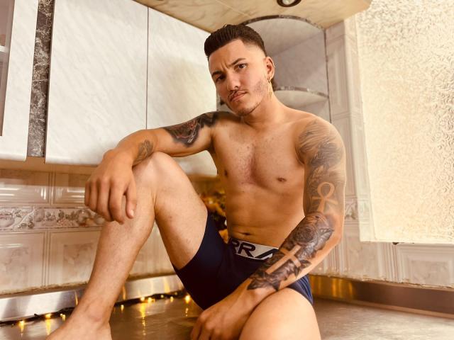 AlessioAngelis - Live porn &amp; sex cam - 15994282