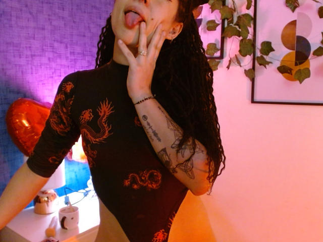 DeniseVarisov - Live Sex Cam - 15997846