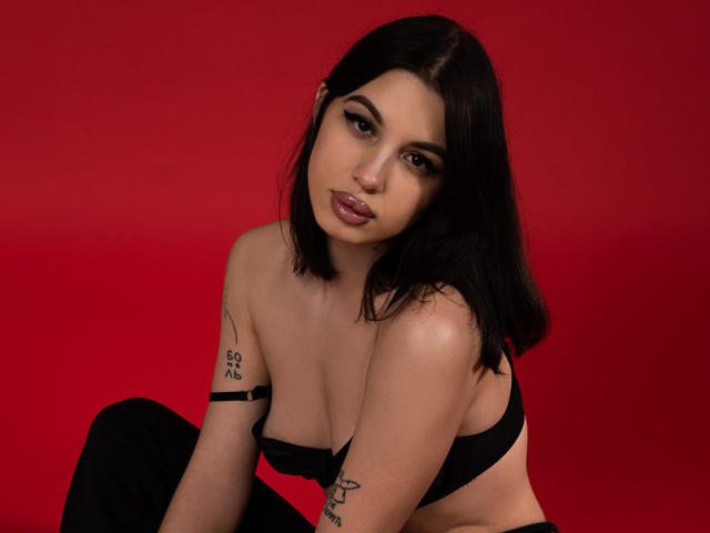 JuicyKhloe - Live sex cam - 16008326