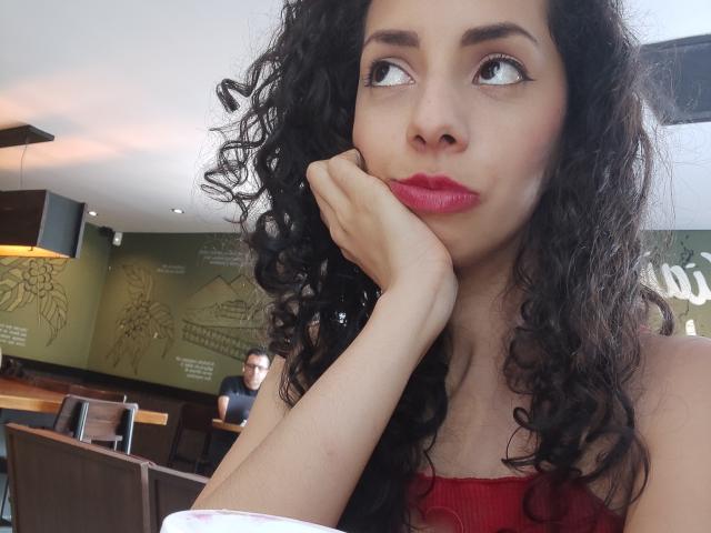 MoniqueCurlz - Élő pornó és szexkamera - 16026722