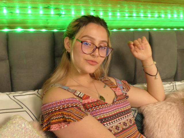 CarolineJones69 - сексуальная веб-камера в реальном времени - 16076498