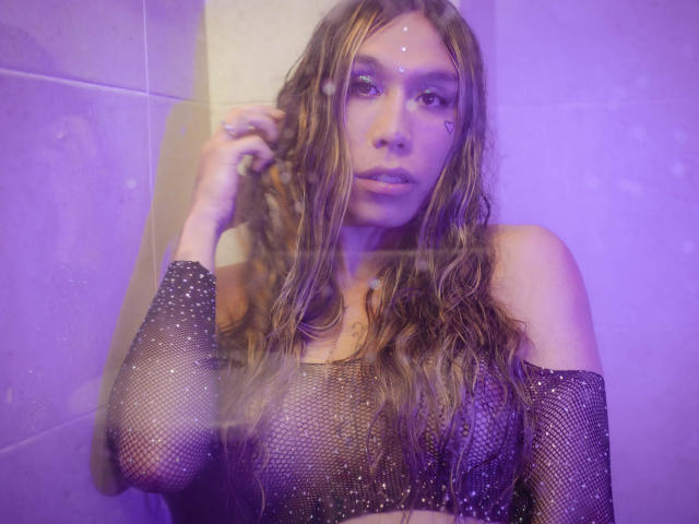 GeraldineSuaan - сексуальная веб-камера в реальном времени - 16084242