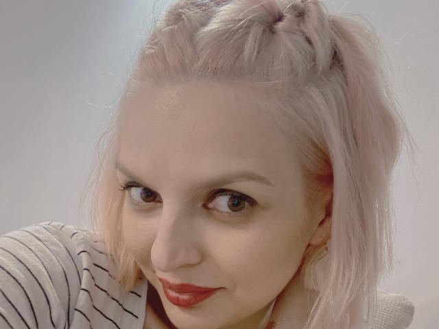 DouceAmelia - Live sexe cam - 16107162