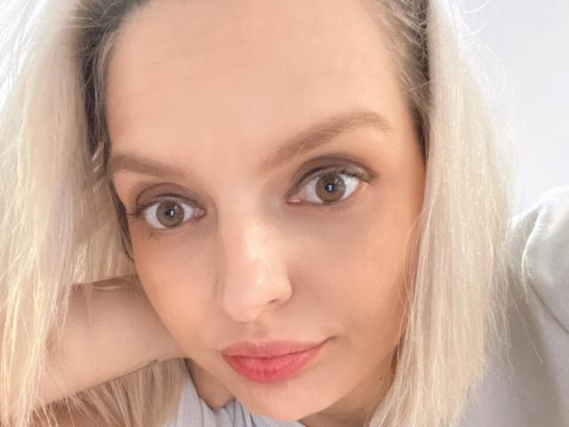 DouceAmelia - Live porn &amp; sex cam - 16107170