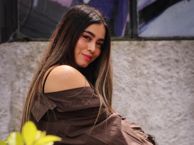 TaylorrBelle - Live sex cam - 16107610