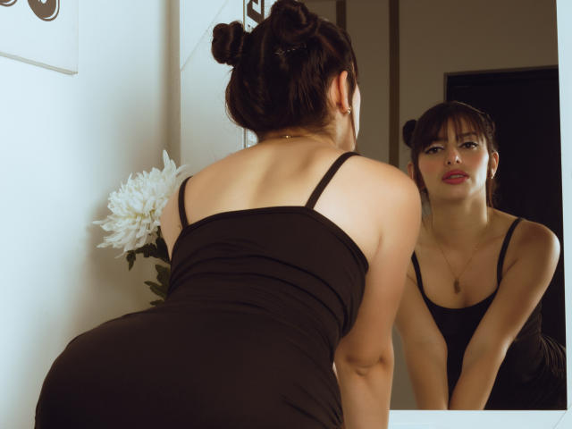 LeticiaFlorenz - פורנו בשידור חי ומצלמת סקס - 16121966