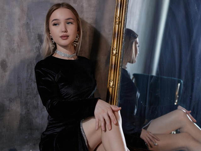 AnfisaCute - сексуальная веб-камера в реальном времени - 16125798