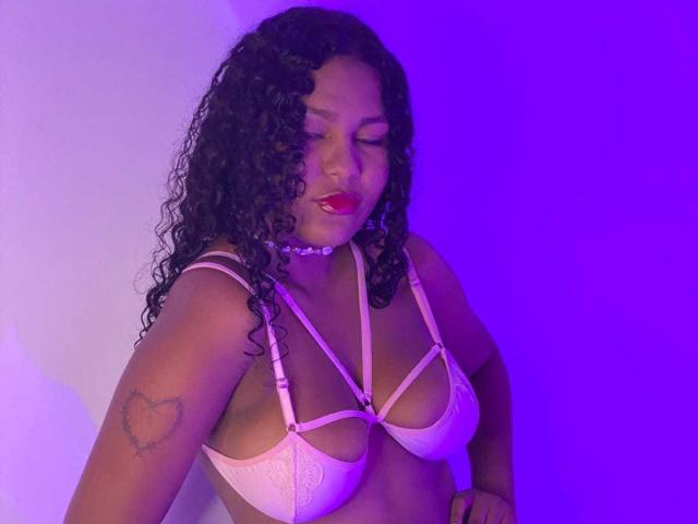 StripBrunnette - Live porn &amp; sex cam - 16126686