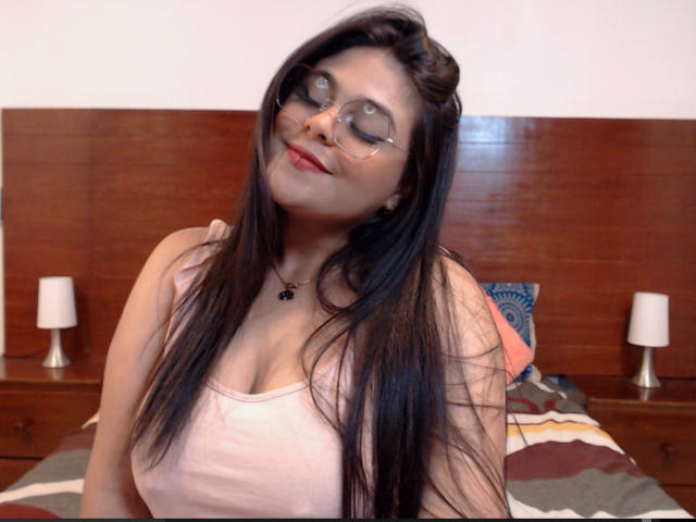 ElenaGommy - Live porn &amp; sex cam - 16136302