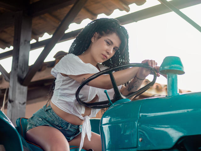 DeniseVarisov - Sexe cam en vivo - 16137126