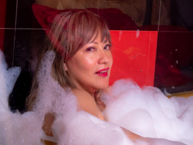 ChristinMoore - Élő pornó és szexkamera - 16149542