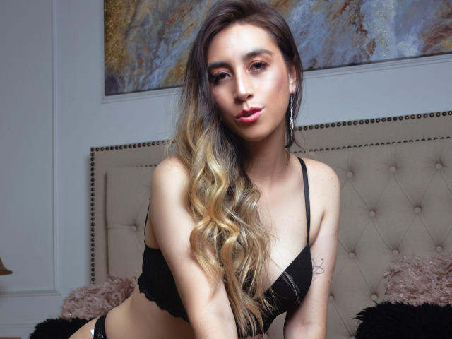 JuliethaUribe - сексуальная веб-камера в реальном времени - 16177822