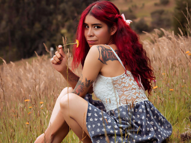 CelineHillys - Élő pornó és szexkamera - 16181766