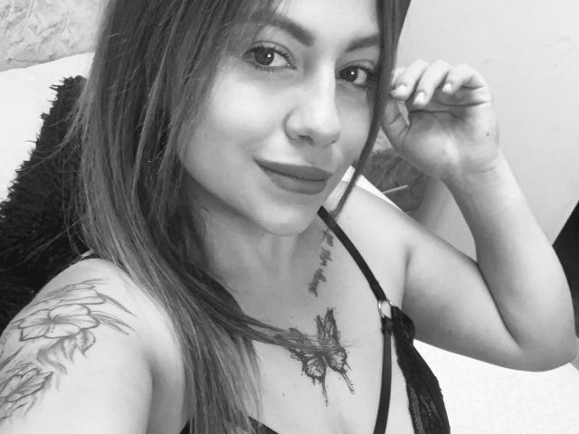 MelanyRosi - Sexe cam en vivo - 16182718