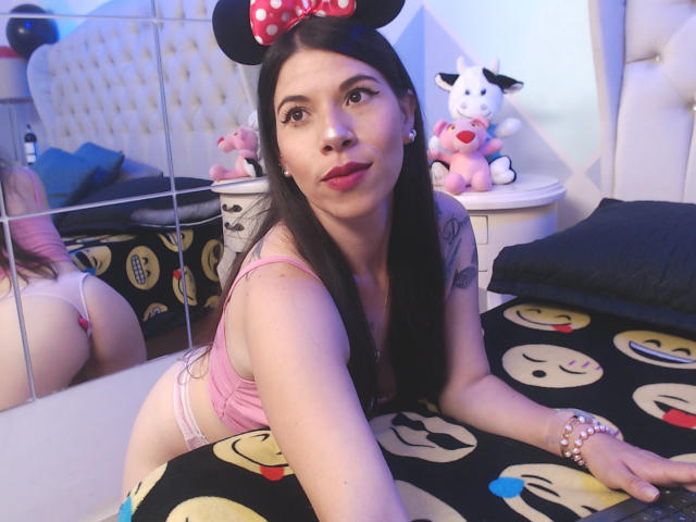 LauraaVelez - Porno na żywo i seks kamera - 16182786