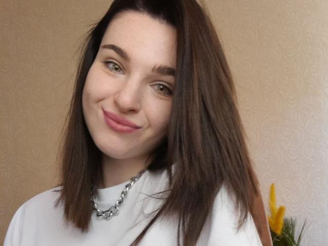 SunnyIsa - Élő pornó és szexkamera - 16200066