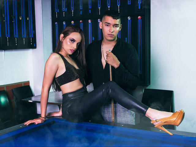 SharonnAndTaylor - Live sex cam - 16200322