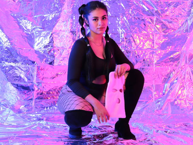 CassieRay - сексуальная веб-камера в реальном времени - 16201354