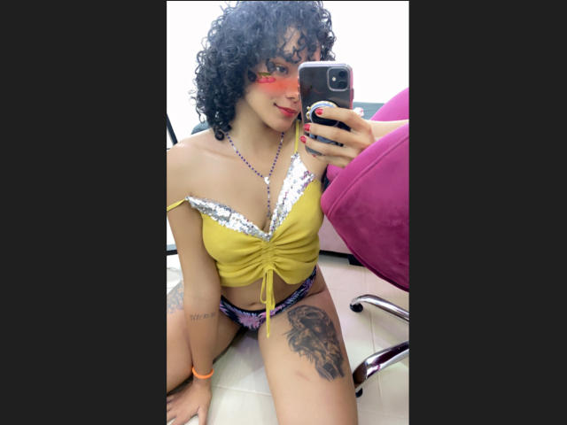 MitchGarci - Élő pornó és szexkamera - 16229066