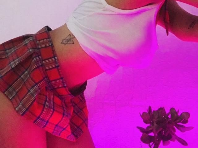 KimmAdamss - Live porn &amp; sex cam - 16253570