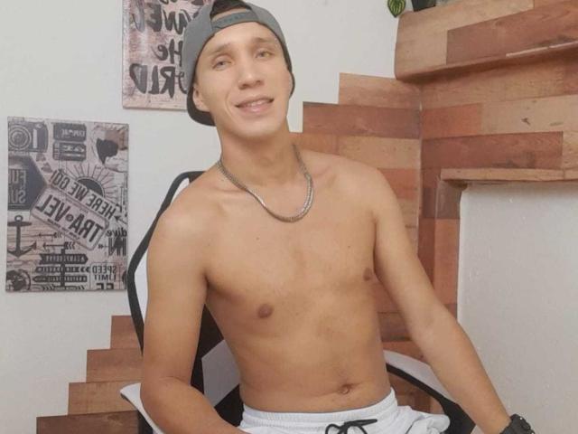 CollinsAngelo - Sexe cam en vivo - 16266850