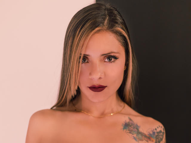 EmilieIsseman - Live sex cam - 16291510