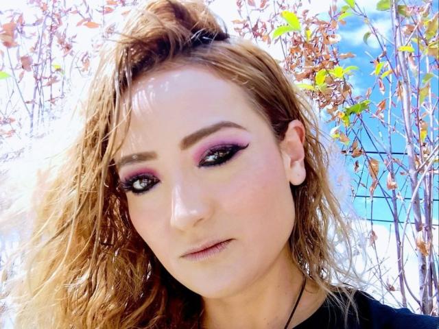 LucyRosiekus - Live sexe cam - 16305274